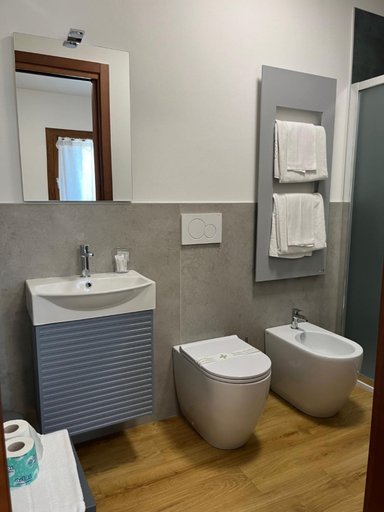 Others 3, Cantarane Guest House, Treviso