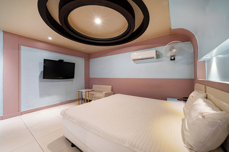 Bedroom 5, Sense Motel, Sasang