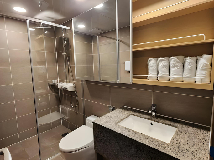Bathroom, Family Hotel & Arebol, Haeundae
