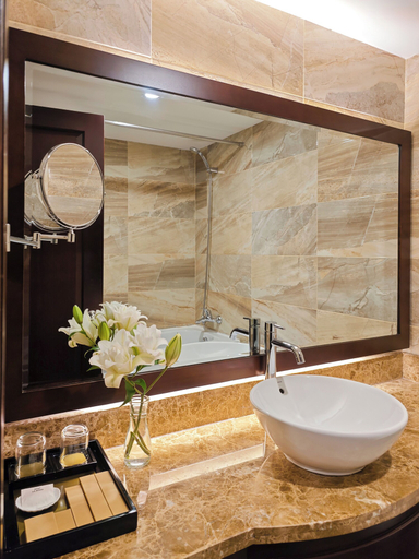 Bathroom 25