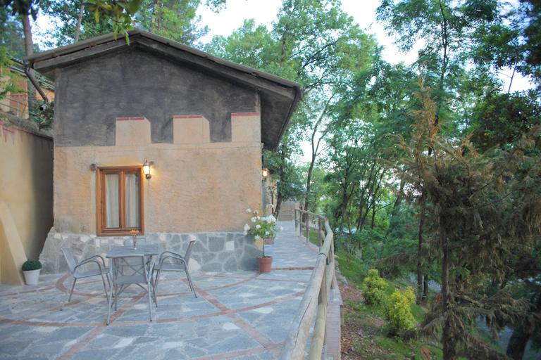 Exterior 19