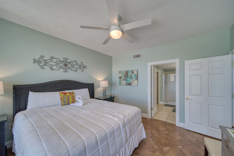 Bedroom 3, Treasure Island 0711, Bay