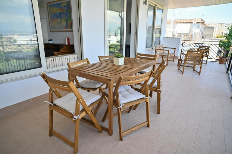 Others 2, FRONTEMARE Suites, Napoli