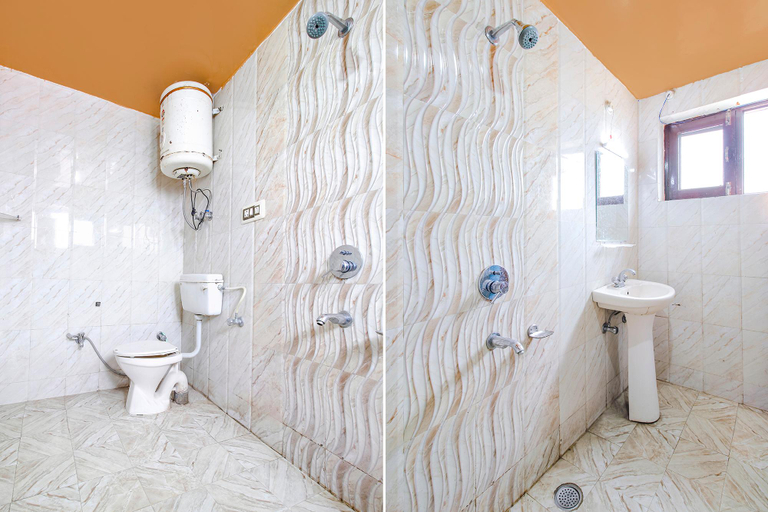 Bathroom 4, Fabhotel Grand Comforts, Srinagar