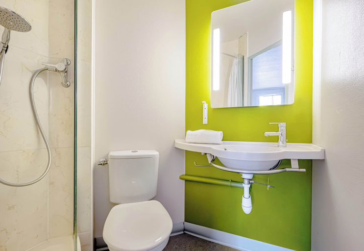 Bathroom 4, B&B Hotel Brignoles, Var
