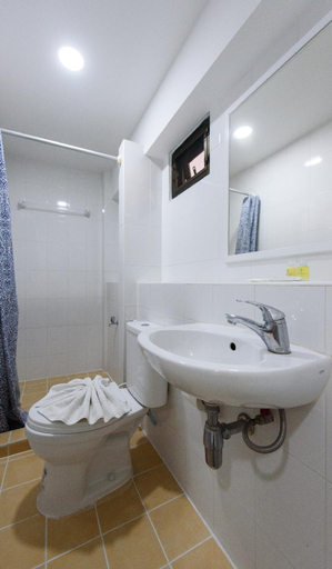 Bathroom 10
