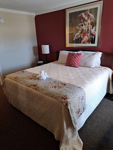 Bedroom 2, Victorian Inn, Pawnee