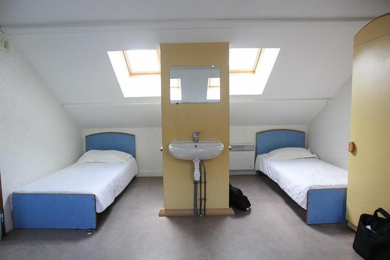 Bedroom 2, Auberge de Jeunesse HI Genets, Manche