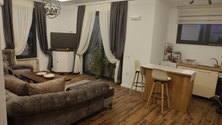 Others 4, Apartments Miri