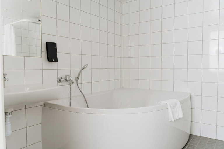 Bathroom 5, Bohusgården Hotell & Konferens, Uddevalla