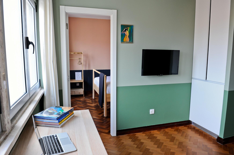 Room 5, Mojito Breeze in Lisbon by Misha s Place 3C, Lisbon
