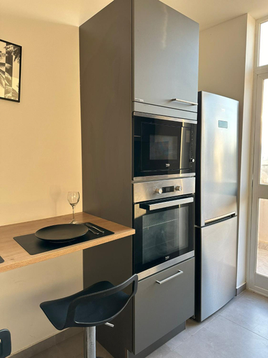 Kitchen 5, St Helen Apartments