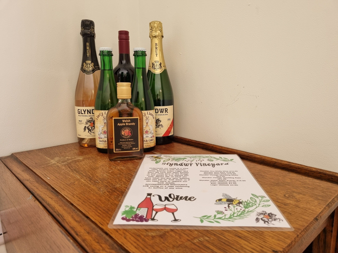 Food & Drinks 5, Glyndwr Vineyard, Vale of Glamorgan