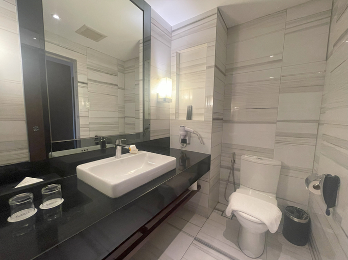 Bathroom 26