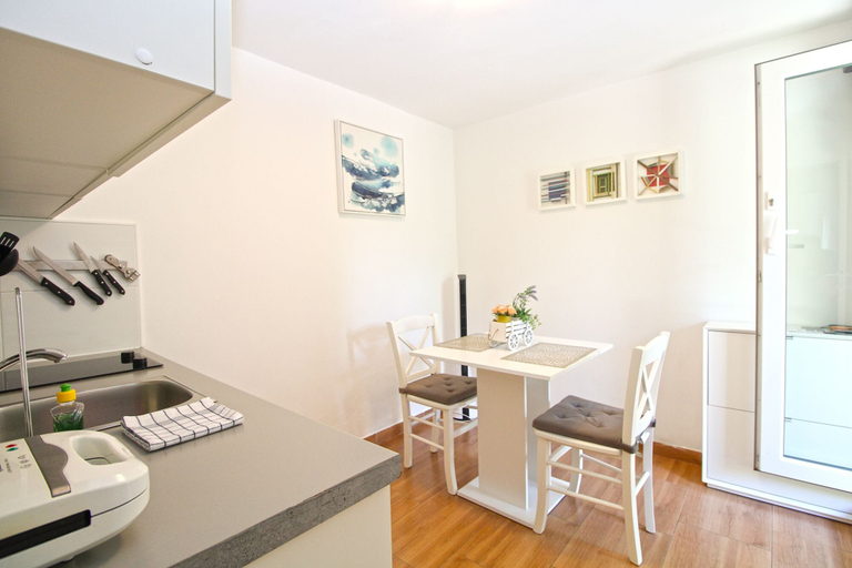 Others 5, Apartment 1278, Pula