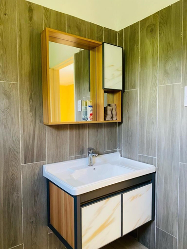 Bathroom 3, Destiny Blo Inn, Chobe