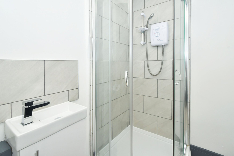 Bathroom 4, Townhouse @ Bedford Street Crewe, Cheshire East