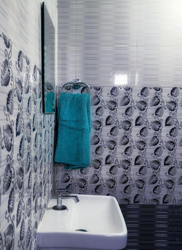 Bathroom 3, chaithanya wellness center, Idukki