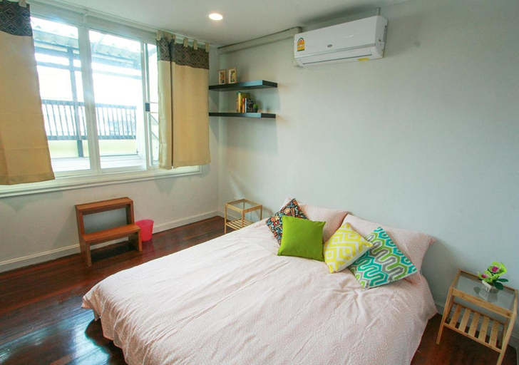The Serene House Bangkok, Pom Pram Sattru