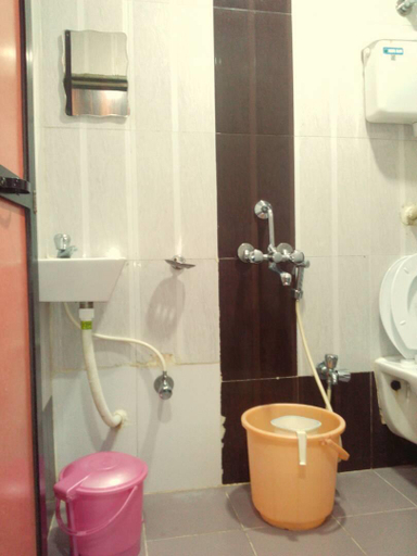 Bathroom 2, Hotel Sea View, Mumbai City