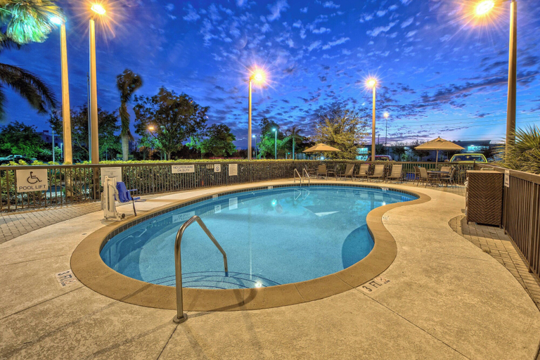 Sport & Beauty 5, Fairfield Inn & Suites by Marriott Naples, Collier