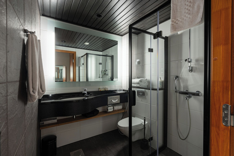 Bathroom 4, Break Sokos Hotel Vuokatti, Kainuu