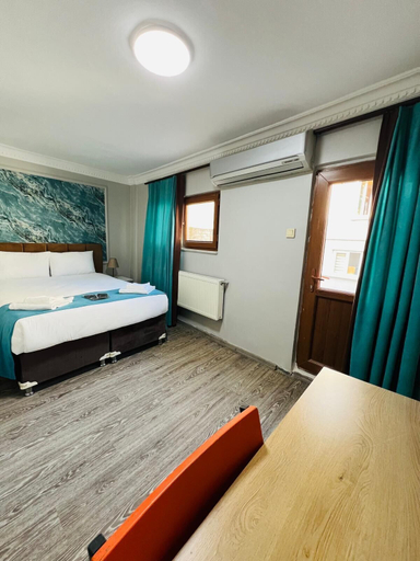 Bedroom 3, Taksim Dora Hotel, Beyoğlu