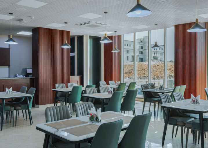 Food & Drinks 5, Muscat Hills Hotel, Seeb