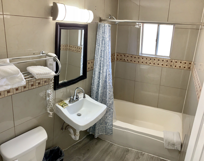Bathroom 3, Walden Motel, Clark