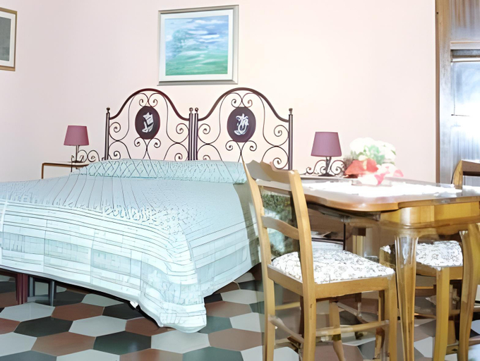 Bedroom 12