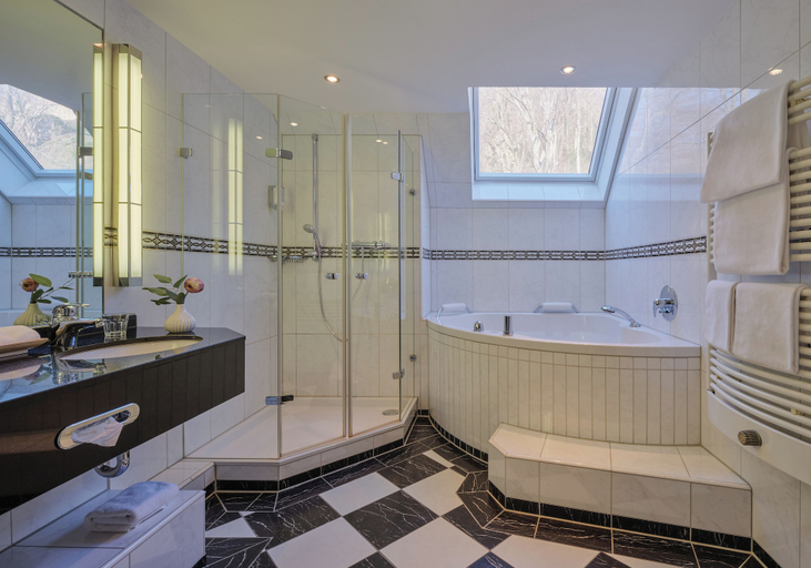 Bathroom 5, Kranz Parkhotel, Rhein-Sieg-Kreis