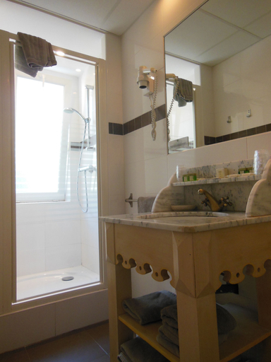 Bathroom 4, Logis Hôtel Le Glacier, Vaucluse