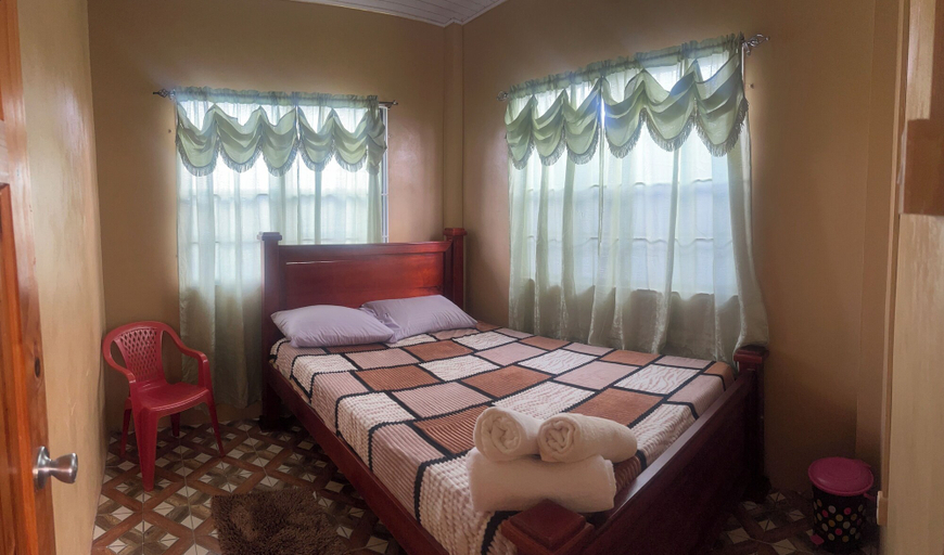 Bedroom 2, Lania Cottage, Diamond / Golden Grove