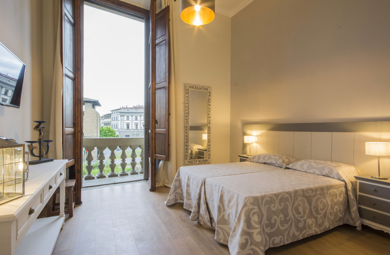 Bedroom 1, Iris Apartments by Mmega, Florence