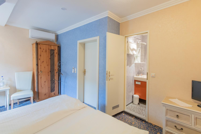 Bedroom 15