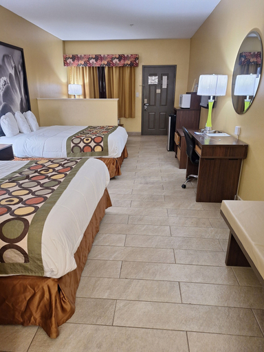Bedroom 3, Super 8 by Wyndham Weslaco, Hidalgo