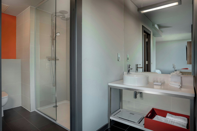 Bathroom 4, Aloft by Marriott Dublin City, Dublin