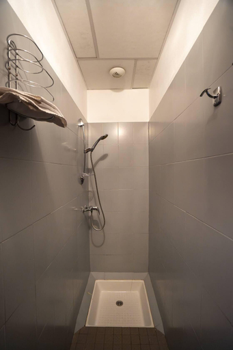 Bathroom 3, Hôtel le Pré du Lac, Haute-Savoie