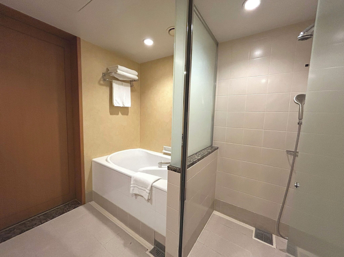 Bathroom 5