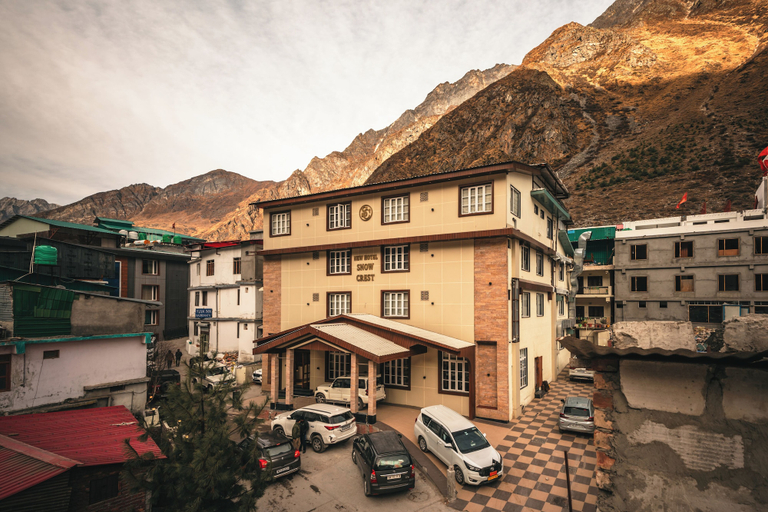 New Hotel Snow Crest, Chamoli