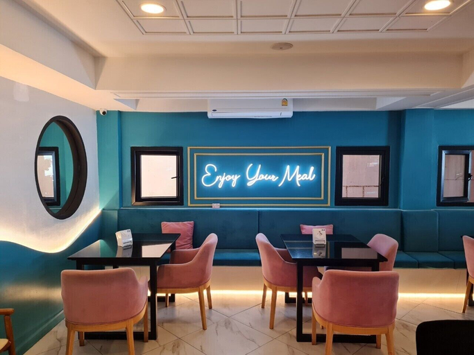 Food & Drinks 5, Opal House Hotel & Restaurant, Pattaya