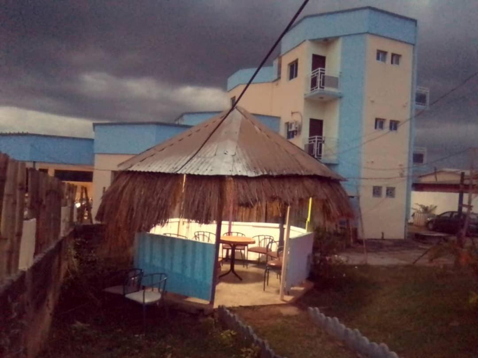 Others 2, New Palace Bafia, Mbam et Inoubou