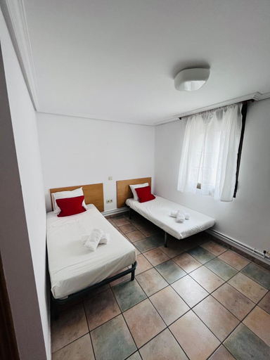 Others 3, Hostal Argia, Navarra