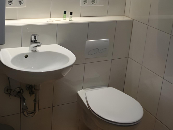 Bathroom 4