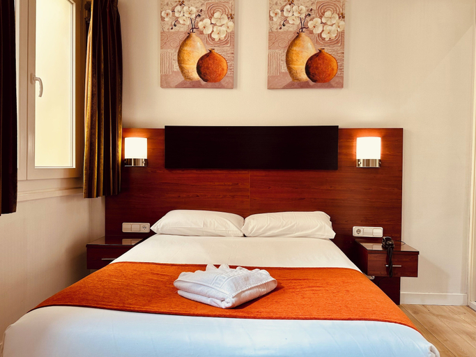 Bedroom 3, Hostal Sol Square Madrid, Madrid