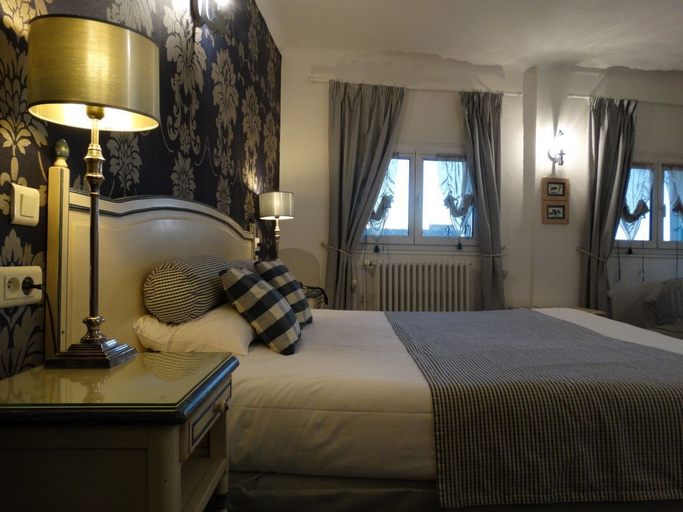 Bedroom 3, Logis Hôtel Le Glacier, Vaucluse
