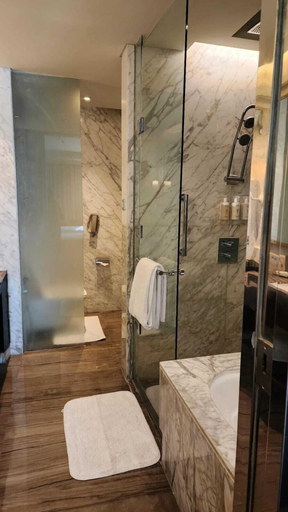 Bathroom 5, JW Marriott Hotel Chandigarh, Chandigarh