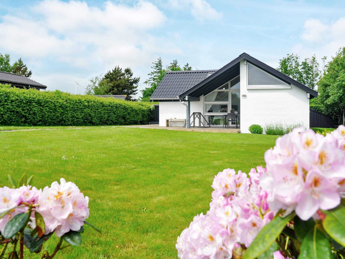 Others 5, 4 Star Holiday Home in Struer, Struer