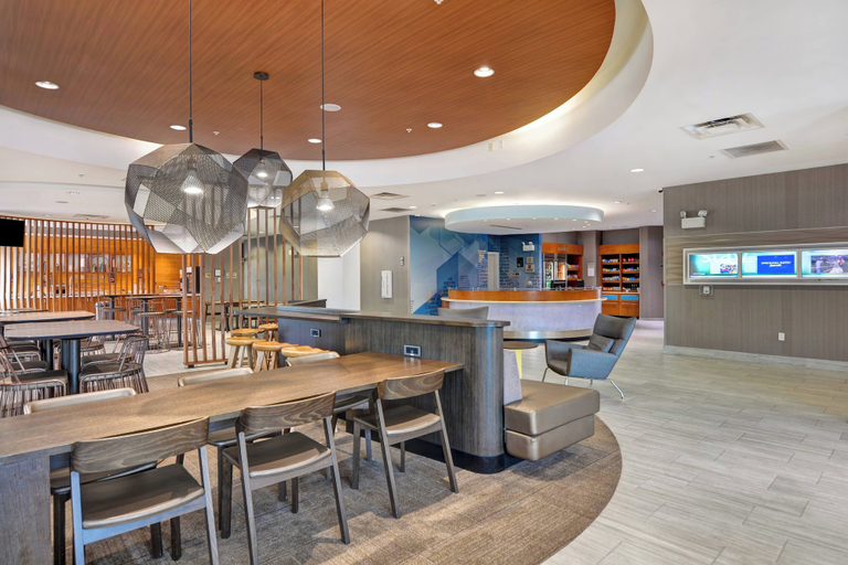 Food & Drinks 5, Springhill Suites by Marriott Midtown Cincinnati, Hamilton