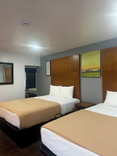 Bedroom 5, Oceanside Inn & Suites, San Diego